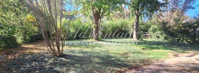 Building Photo - Charming Newly Renovated Home In East Memp...