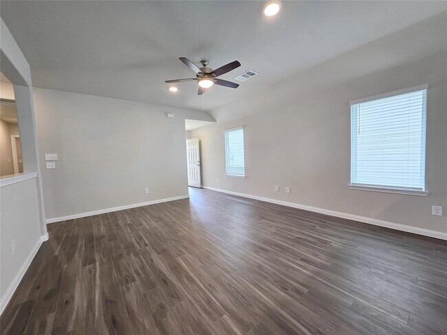 Building Photo - 2502 Carp Dr