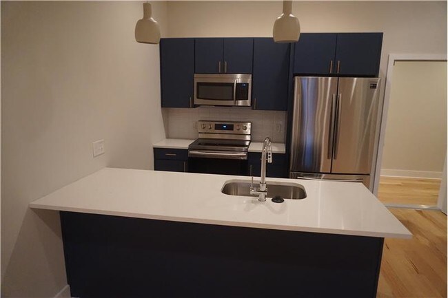 Foto del edificio - 5025 Warrington Ave