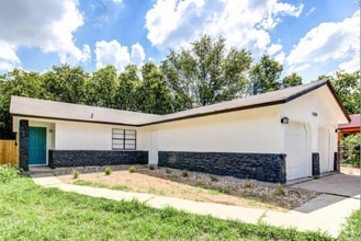 Building Photo - 5203 Bogey Ct