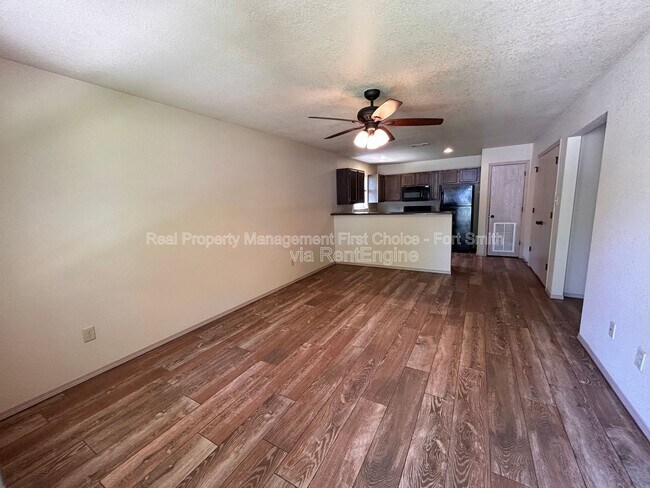 Building Photo - 318 S 12th St