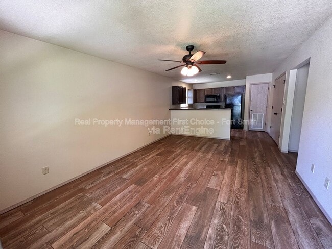 Building Photo - 318 S 12th St