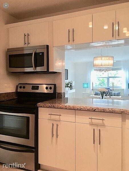 Foto del edificio - 1 br, 1.5 bath Condo - 619 Orton Avenue 403