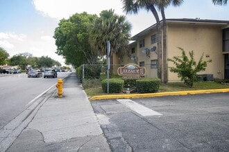 Building Photo - 15629 SW 73rd Cir Terrace