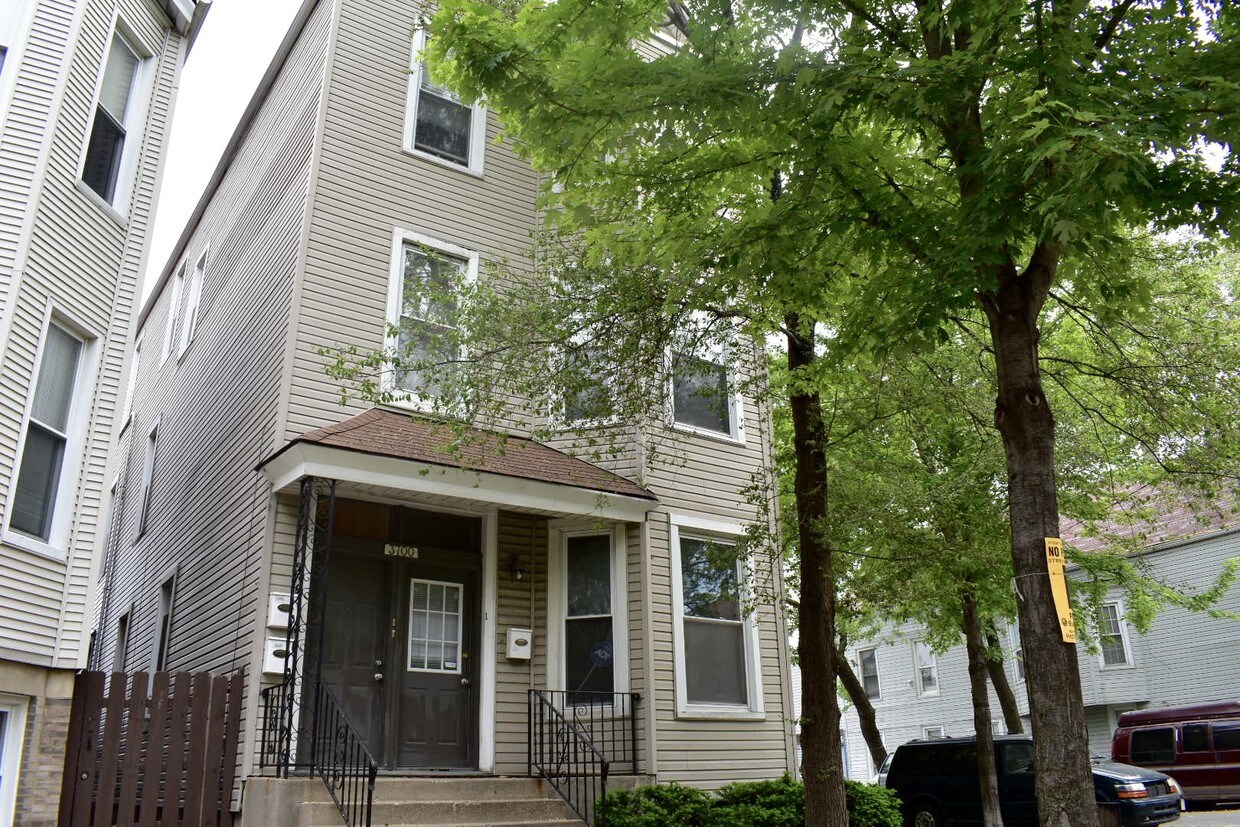 3700 W McLean Ave, Chicago, IL 60647 Apartments in Chicago, IL