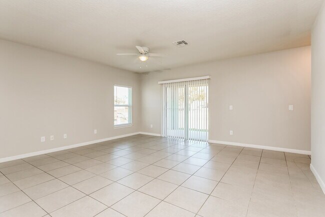 Building Photo - 501 Elbridge Pl