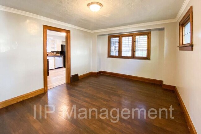 Building Photo - Beautiful 4BD Home in Cleveland Hts.