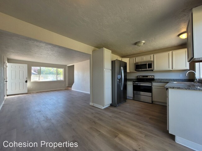 Building Photo - 4 br, 2 bath House - 10177 W Canterbury Dr