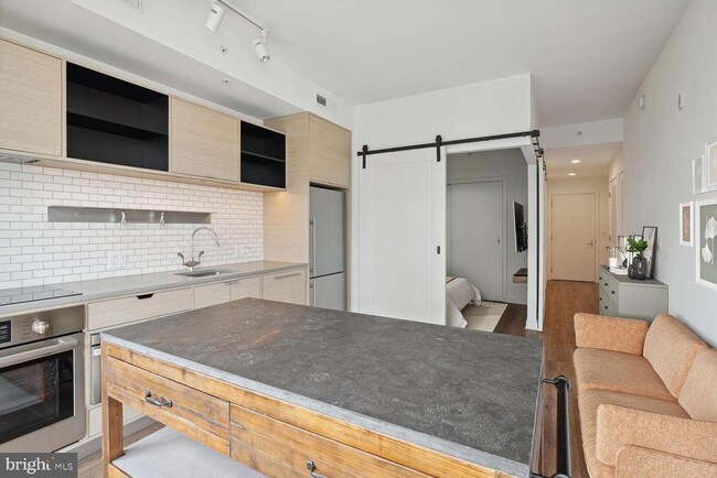 Foto del edificio - 2030 8th St NW