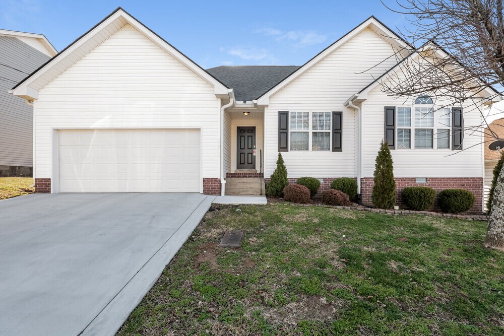 Primary Photo - 7136 Legacy Dr