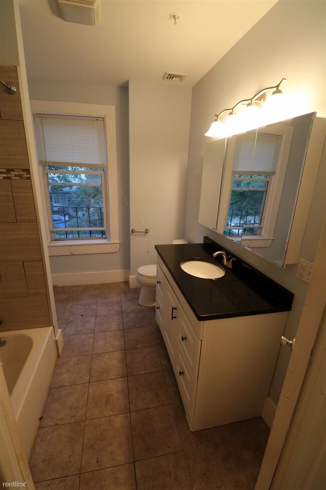 3 br, 2 bath - 28 Centennial Pl # 2B - 3 br, 2 bath  - 28 Centennial Pl # 2B