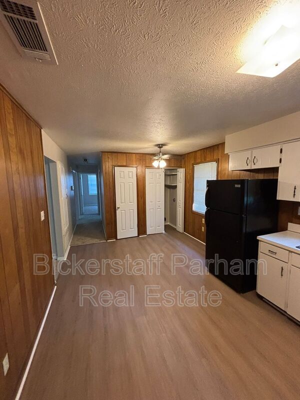 Building Photo - 6120 King William Dr