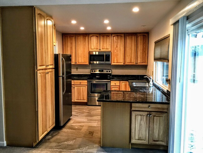 Cocina - 7471 Aaron Ct