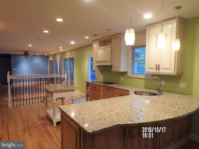Building Photo - 1262 Lavall Dr