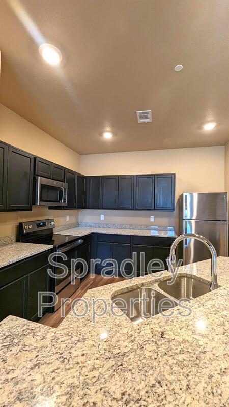 Building Photo - 1611 Sabine Rd