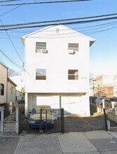 Building Photo - 74 Logan Ave