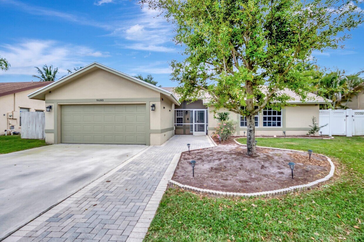 Foto principal - 9680 Lancaster Pl