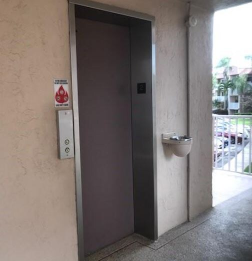 Foto del edificio - 7136 S Devon Dr