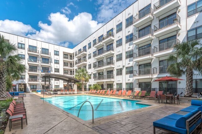 Building Photo - Charming One Bedroom Apartment: Your Cozy ...