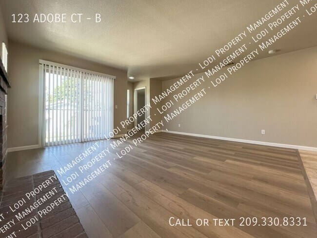 Foto del edificio - 123 Adobe Ct