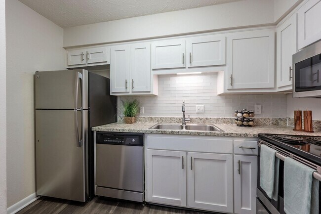 Foto del edificio - Chase Cove Apartments
