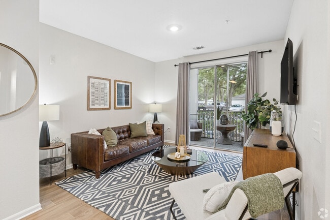 Building Photo - Luxe at 1820