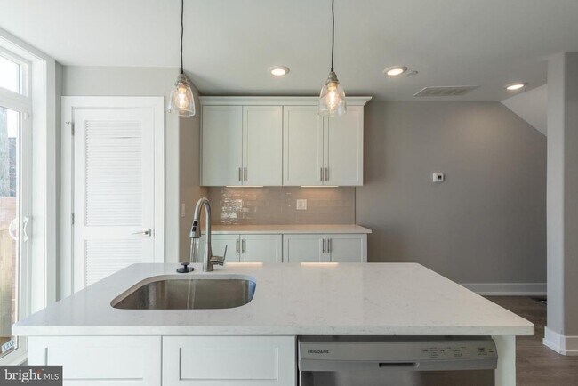 Foto del edificio - 2327 N 3rd St