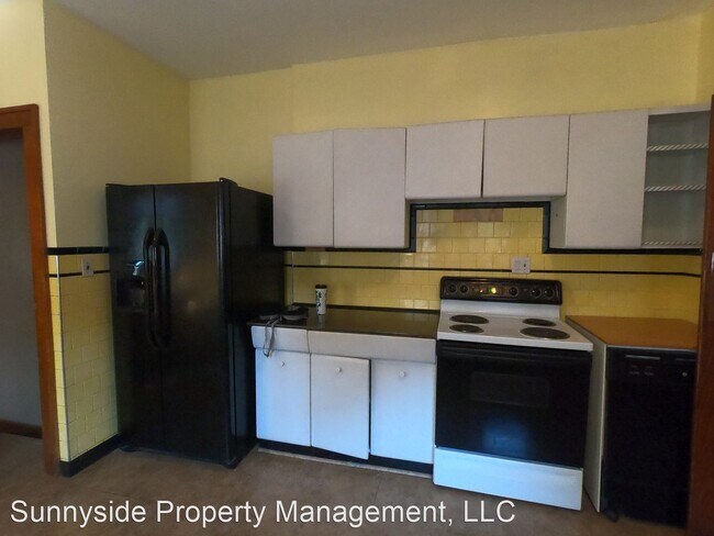 Building Photo - 3 br, 1 bath House - 141 South 3rd Ave.