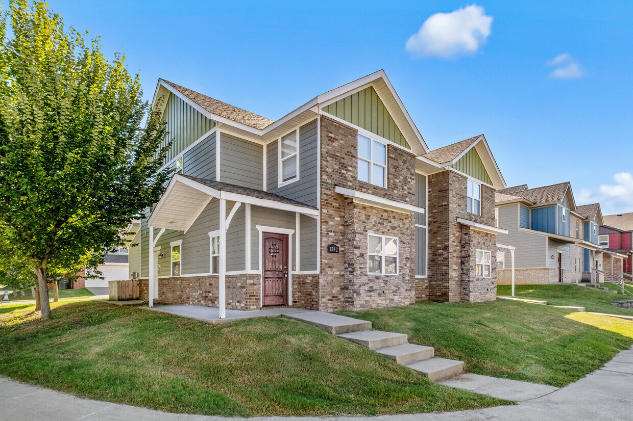 Primary Photo - 1342 N Sicily Ln