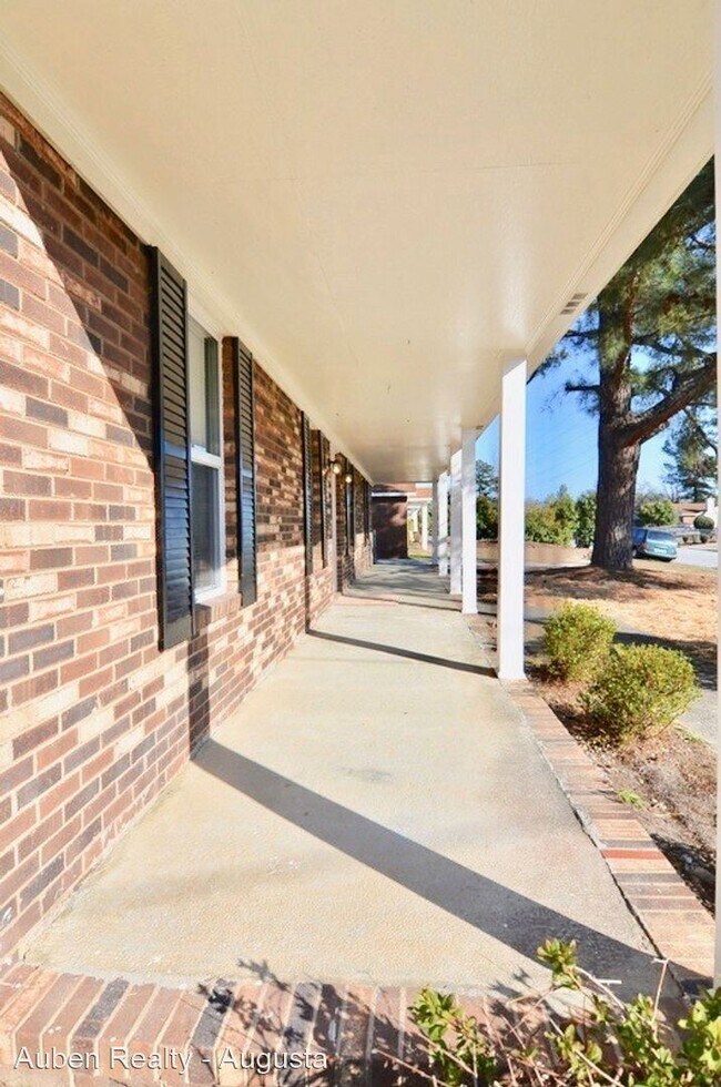 Building Photo - 3 br, 2 bath House - 2811 Butler Manor Drive