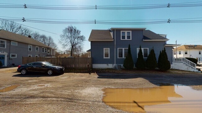 Building Photo - 43 Edgewater Ave