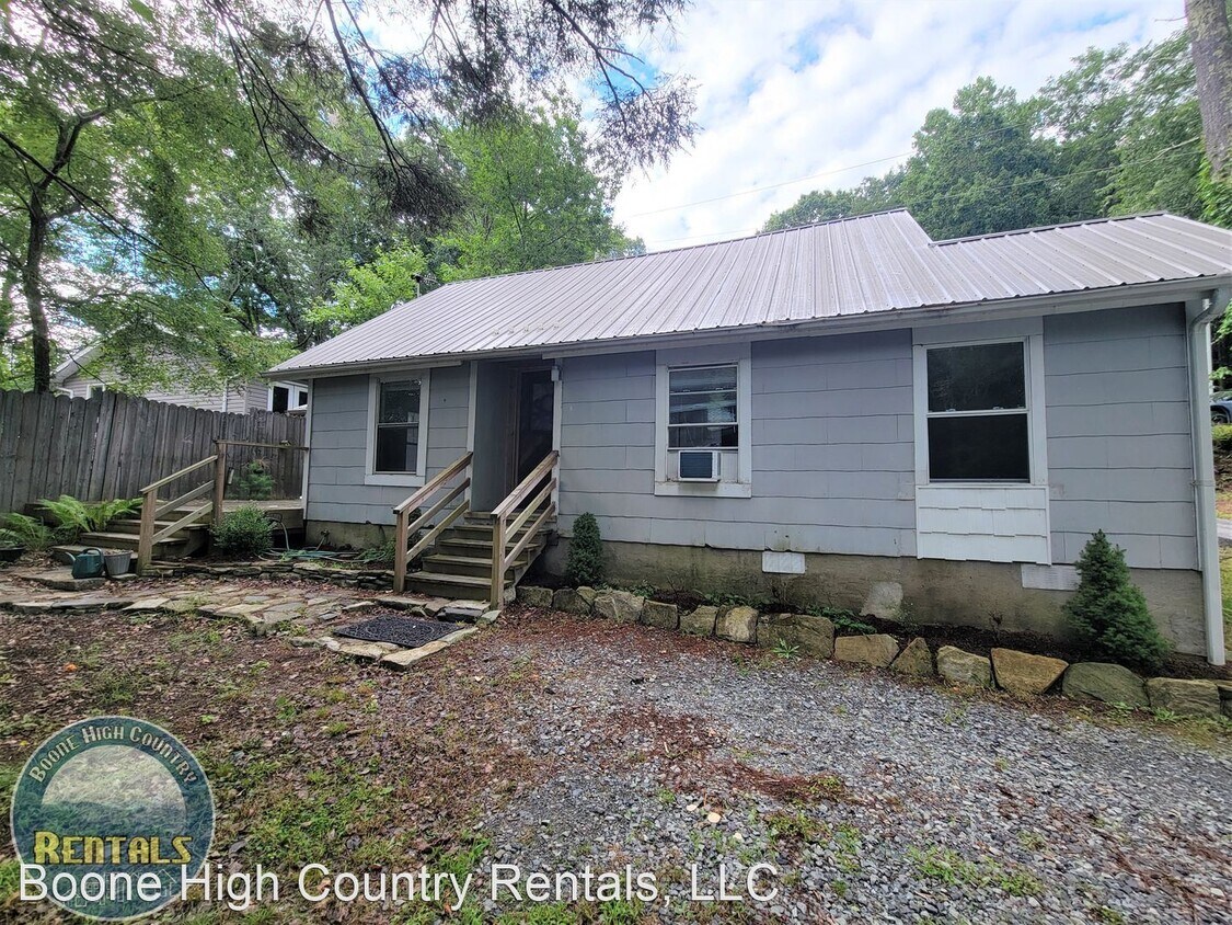 Primary Photo - 2 br, 1 bath House - 299 Hill St