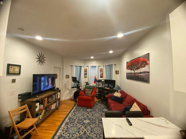 Foto del edificio - 55 Westland Ave