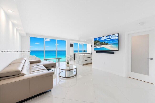 Foto del edificio - 4779 Collins Ave