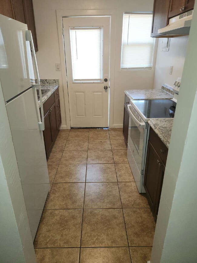 Foto del edificio - 1 bedroom 1 bath available in Dos Palos, CA.