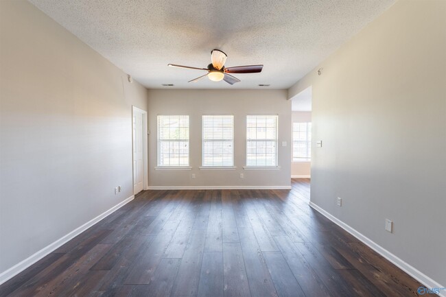 Building Photo - 122 Otter Trail SW
