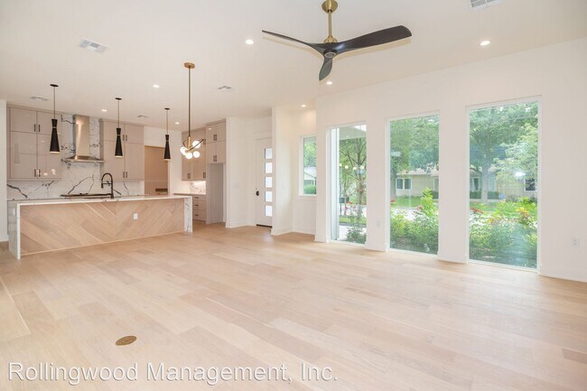 Foto del edificio - 4 br, 3.5 bath House - 1310 Ruth Ave #1