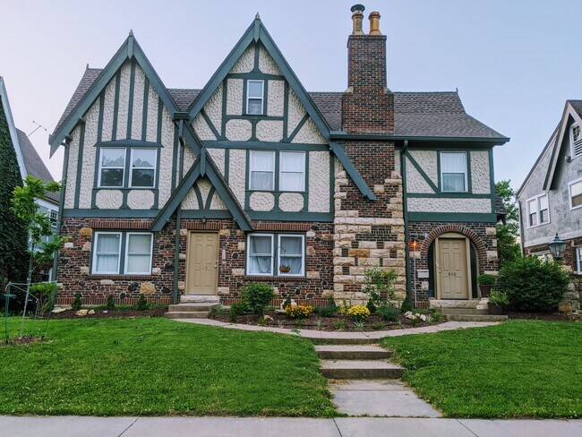 Building Photo - 608 E Meyer Blvd