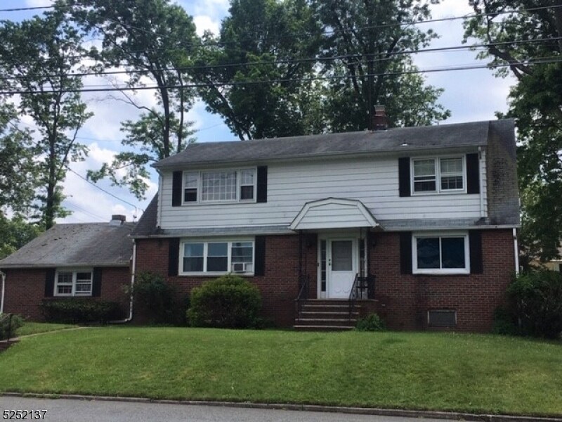 Primary Photo - 281 Boyle Ave