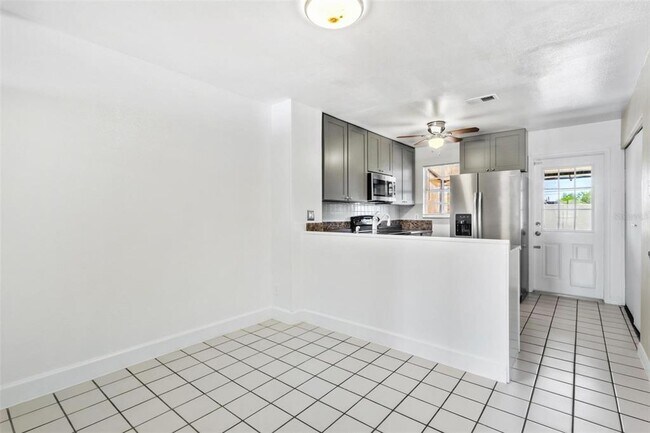 Foto del edificio - 6600 121st Ave N