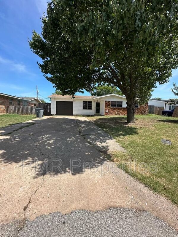 Primary Photo - 637 SW 45th Street