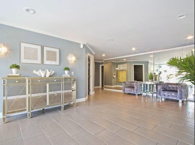 Interior Photo - The Canfield