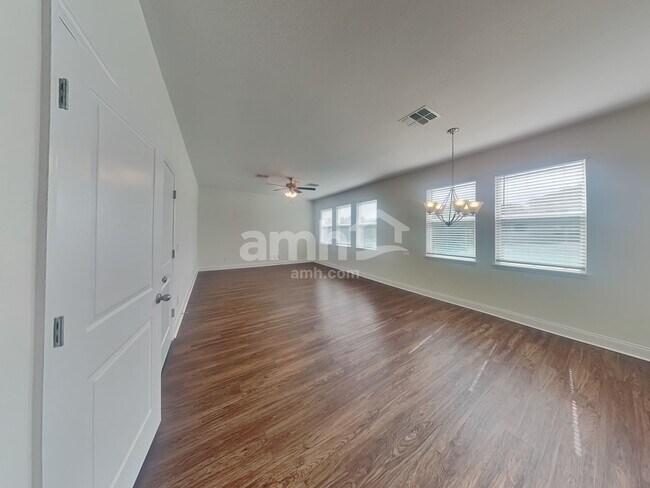 Foto del edificio - 1353 Mount Logan Dr