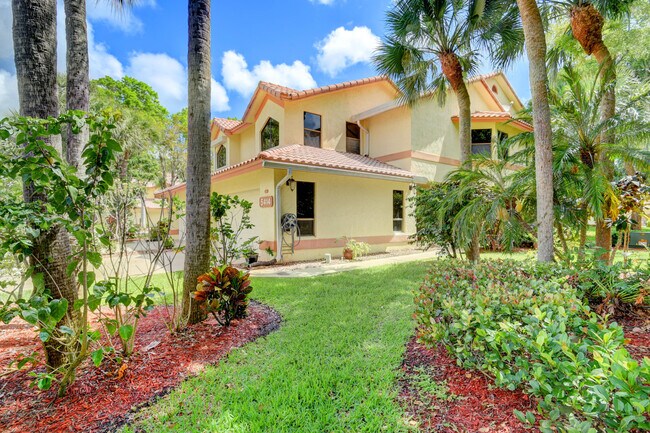 Building Photo - 5414 10th Fairway Dr