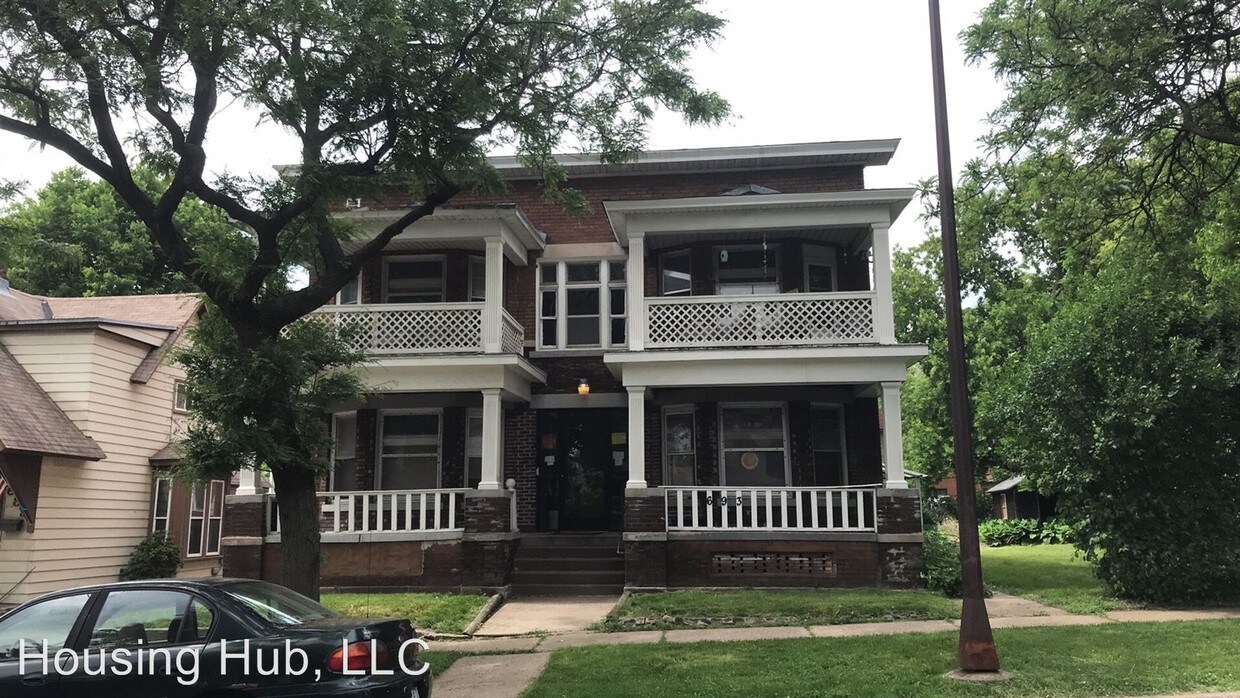 693 Wilson Ave, Saint Paul, MN 55106 Room for Rent in Saint Paul, MN