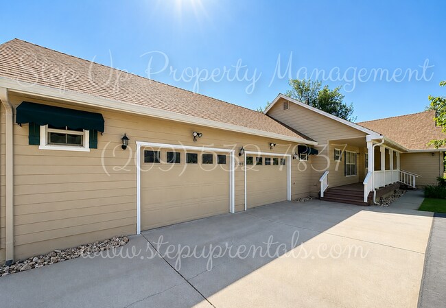 Foto del edificio - Spacious Curtis Creek Ranch Home in a Quiet Cul-de-Sac with Large Garage & Private Outdoor Space