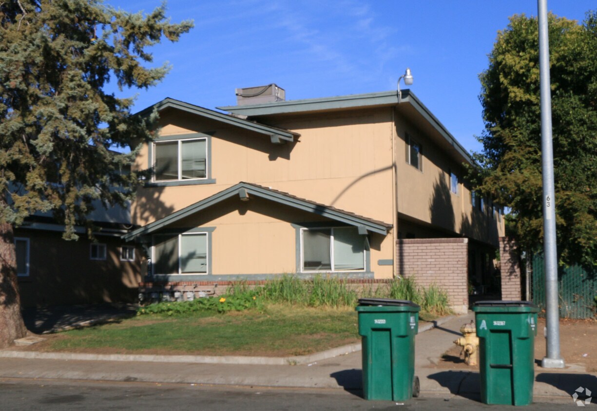 Building Photo - 275 Coventry Dr