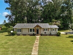 Building Photo - 5659 Hiram Douglasville Hwy
