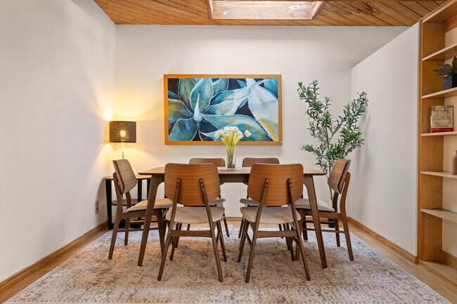 Foto del edificio - 3034 Valevista Trl