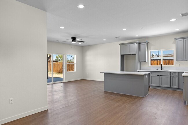 Foto del edificio - 8457 Great Cir Dr